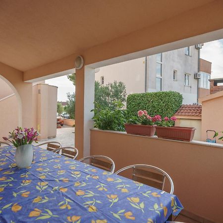 Apartmani Nedoklan Srima Exterior photo